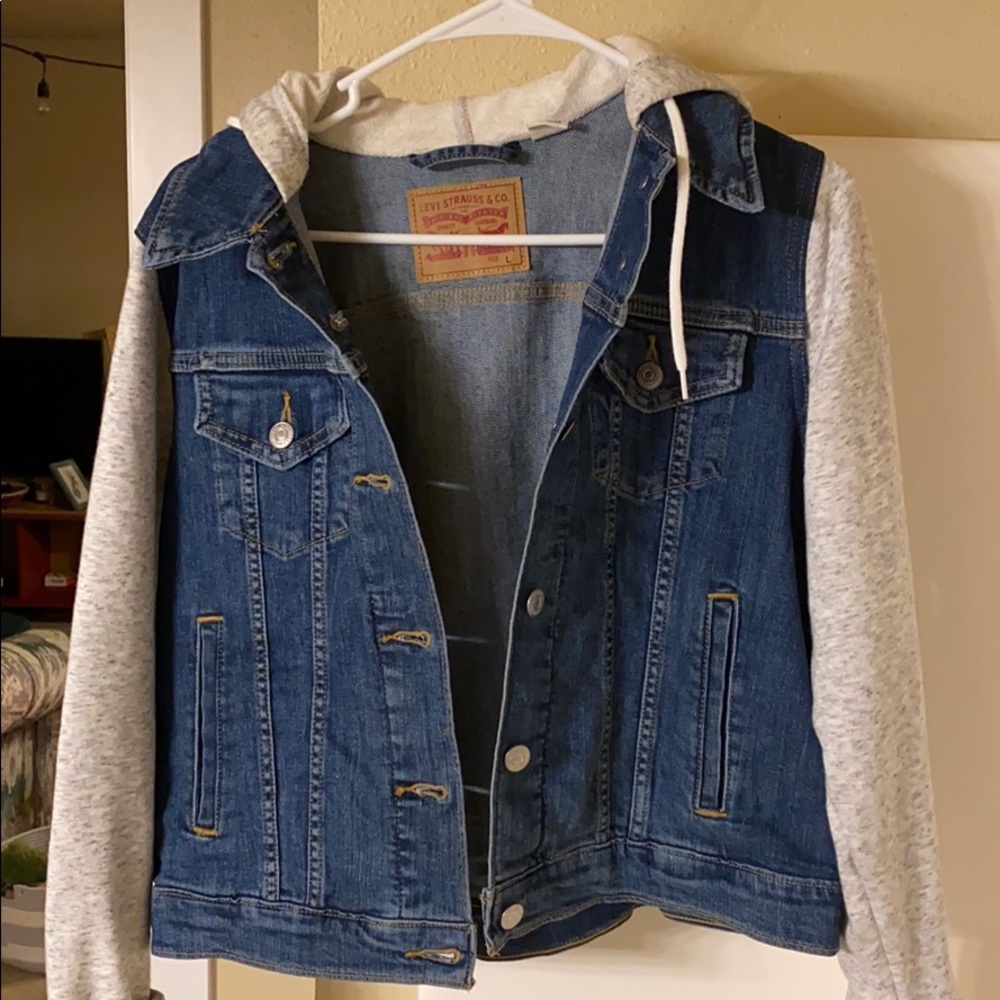 Women’s hooded Levi jacket - brand new $40 OBO!